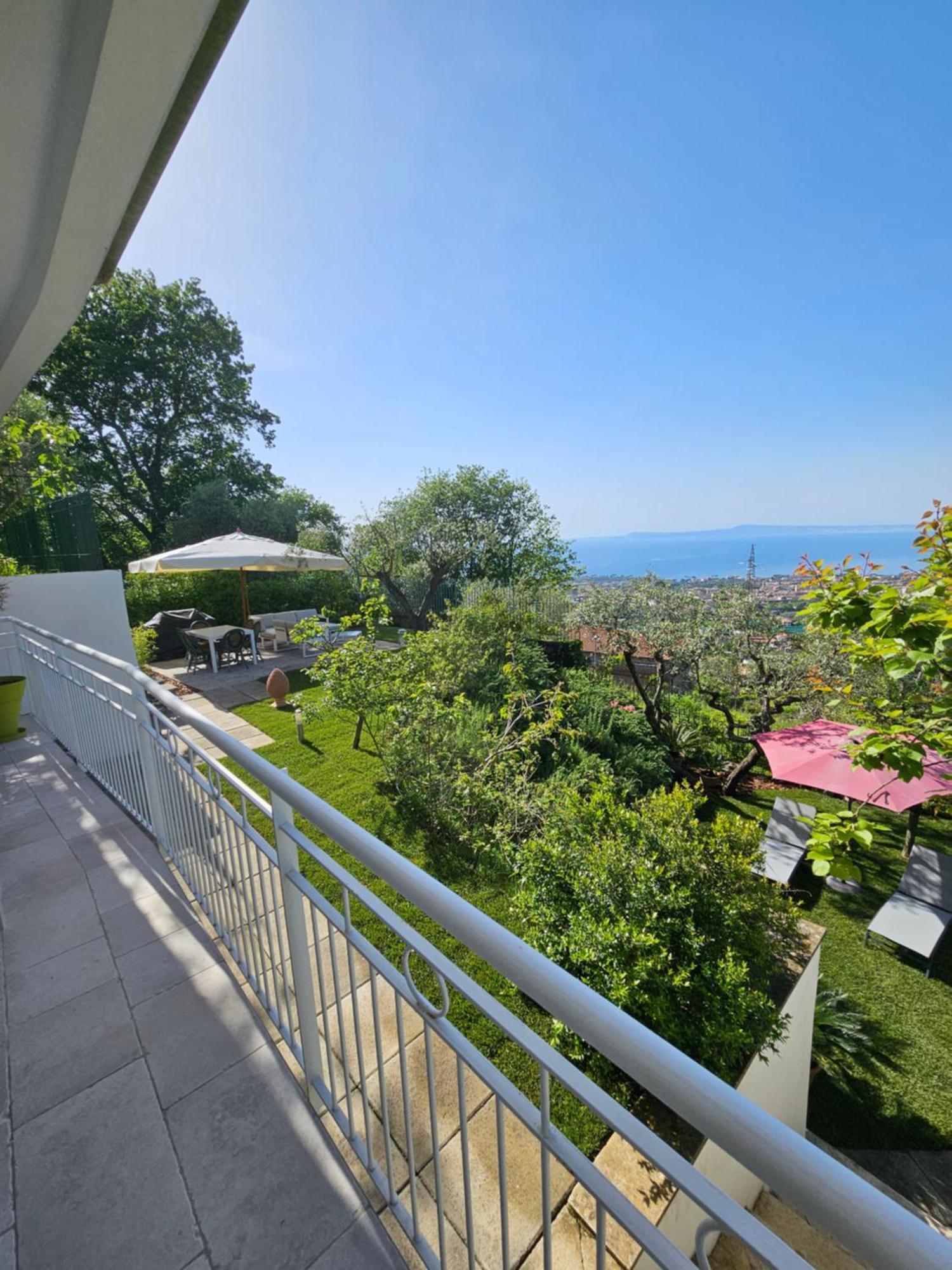 Casa Cali Bed & Breakfast ปิอาโนดิซอร์เรนโต ภายนอก รูปภาพ
